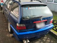 Gebraucht BMW 320 Basis 150 PS (110 kW) 1997 Blau Kombi