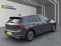 Gebraucht VW Golf VIII Active 150 PS (110 kW) 2022 Grau Limousine