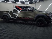 Gebraucht Dodge Ram 401 PS (294 kW) 2019 3m satin gold dust black folie Abholung