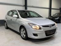 Gebraucht Hyundai i30 Edition+ 109 PS (80 kW) 2009 Continental silver Kleinwagen