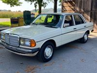 Gebraucht Mercedes 250 129 PS (94 kW) 1979 Beige Limousine