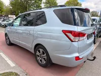 Gebraucht SsangYong Rodius Quartz 155 PS (114 kW) 2015 Silber Van / Kleinbus