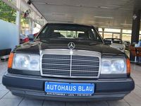 Gebraucht Mercedes E230 132 PS (97 kW) 1990 Schwarz Limousine