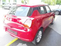 Gebraucht Suzuki Swift Comfort 83 PS (61 kW) 2023 Rot Kleinwagen