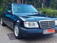 Gebraucht Mercedes E220 150 PS (110 kW) 1994 Blau Limousine