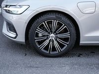 Gebraucht Volvo V60 Plus 455 PS (334 kW) 2025 Silber Kombi