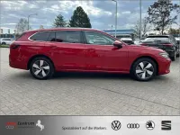 Gebraucht VW Passat Business 150 PS (110 kW) 2024 Chili red metallic Kombi
