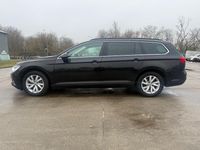 Gebraucht VW Passat 150 PS (110 kW) 2019 Schwarz Kombi