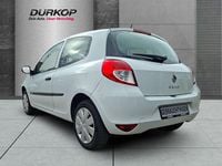 Gebraucht Renault Clio III Expression 65 PS (47 kW) 2009 Gletscherweiss Limousine