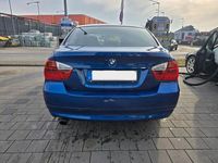 Gebraucht BMW 318 129 PS (94 kW) 2007 Blau Limousine