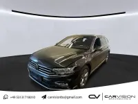 Gebraucht VW Passat R-line 122 PS (89 kW) 2023 Grau Kombi