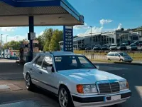Gebraucht Mercedes E230 132 PS (97 kW) 1988 Weiß Limousine