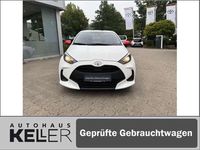 Gebraucht Toyota Yaris Cool 72 PS (52 kW) 2022 Schneeweiß Kleinwagen