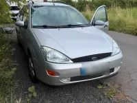 Gebraucht Ford Focus Ghia 131 PS (96 kW) 2000 Grau Kombi