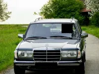 Gebraucht Mercedes 240 72 PS (52 kW) 1981 Grau Kombi