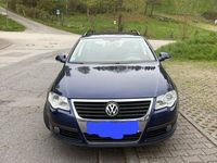 Gebraucht VW Passat 122 PS (89 kW) 2010 Blau Kombi