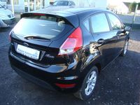 Gebraucht Ford Fiesta 101 PS (74 kW) 2013 Schwarz metallic Kleinwagen