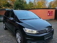 Gebraucht VW Touran 116 PS (85 kW) 2020 Schwarz Van / Kleinbus