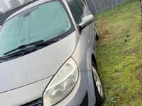 Gebraucht Renault Scénic II 113 PS (83 kW) 2005 Silber Van / Kleinbus