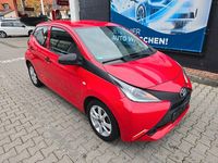 Gebraucht Toyota Aygo 69 PS (50 kW) 2016 Rot Kleinwagen