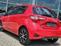 Gebraucht Toyota Yaris Team 111 PS (81 kW) 2018 Rot Limousine