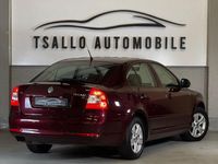 Gebraucht Skoda Octavia 122 PS (89 kW) 2010 Rot Limousine