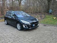 Gebraucht Peugeot 308 Active 112 PS (82 kW) 2013 Schwarz Kombi