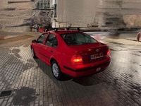 Gebraucht VW Bora Comfortline 75 PS (55 kW) 2002 Rot Limousine