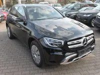 Gebraucht Mercedes GLC300e 194 PS (142 kW) 2021 Ung. schwarz  unilack SUV