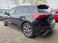 Gebraucht Ford Focus ST-Line 125 PS (91 kW) 2023 Agate black Limousine