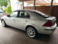 Gebraucht Ford Mondeo 125 PS (91 kW) 2002 Silber Limousine
