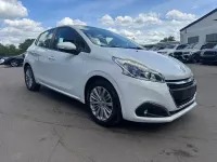 Gebraucht Peugeot 208 Style 75 PS (55 kW) 2017 Weiß Kleinwagen