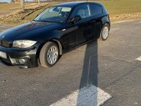 Gebraucht BMW 116 122 PS (89 kW) 2012 Schwarz Kleinwagen