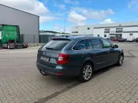 Gebraucht Skoda Superb Exclusive 140 PS (102 kW) 2014 Grau Kombi