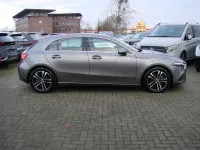 Gebraucht Mercedes A200 Progressive 150 PS (110 kW) 2025 Mountaingrau (metallic) Limousine