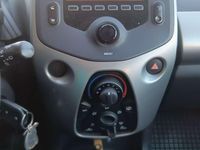 Gebraucht Citroën C1 Feel 69 PS (50 kW) 2015 Weiß Kleinwagen