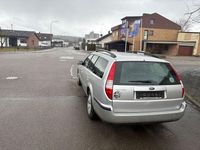 Gebraucht Ford Mondeo Ghia 145 PS (106 kW) 2003 Silber Kombi