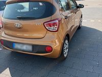 Gebraucht Hyundai i10 67 PS (49 kW) 2017 Orange Kleinwagen