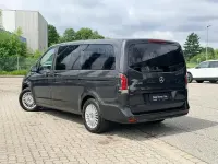 Gebraucht Mercedes EQV300 150 kW (204 PS) 2024 Grau Van / Kleinbus