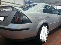 Gebraucht Ford Mondeo 146 PS (107 kW) 2002 Silber Limousine