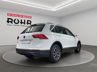 Gebraucht VW Tiguan Life 150 PS (110 kW) 2023 Pure white SUV