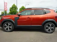 Neu Dacia Duster Journey 155 PS (114 kW) 2025 Terracottabraunmet. SUV