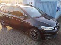Second-hand VW Touran Comfortline 150 CP (110 kW) 2019 Negru Monovolum