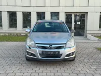 Usata Opel Astra 110 CV (80 kW) 2008 Andere farben Utilitaria