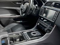 Begagnad Jaguar XE 180 HK (132 kW) 2015 Grå Sedan