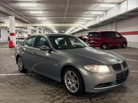 Gebraucht BMW 325 218 PS (160 kW) 2005 Grau Limousine