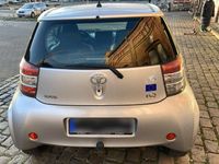 Gebraucht Toyota iQ 97 PS (71 kW) 2013 Silber Kleinwagen