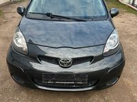 Gebraucht Toyota Aygo 68 PS (50 kW) 2011 Grau Kleinwagen