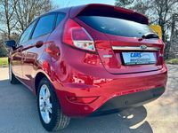 Gebraucht Ford Fiesta Titanium 101 PS (74 kW) 2016 Rot Limousine