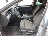 Gebraucht VW Passat 200 PS (147 kW) 2022 Silber Kombi